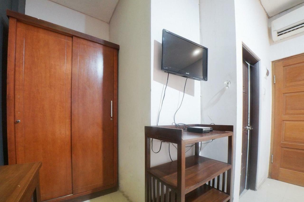Wisma tamu Reddoorz Near Pramuka Square Mall Jakarta