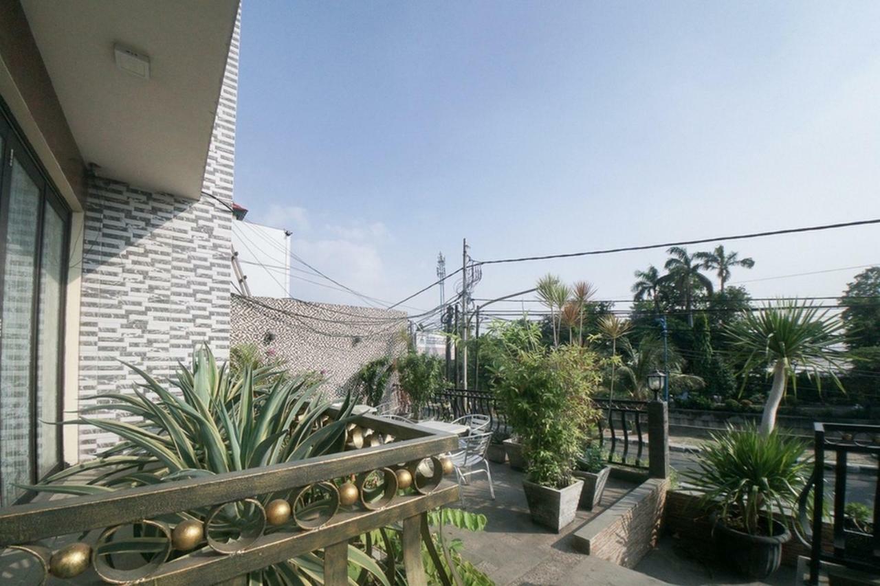Wisma tamu Reddoorz Near Pramuka Square Mall Jakarta