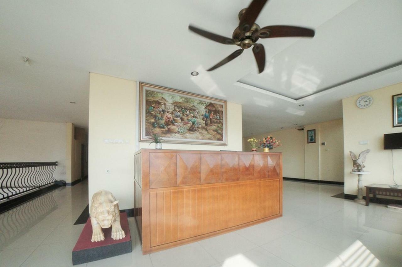 Wisma tamu Reddoorz Near Pramuka Square Mall Jakarta